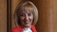 Мая Манолова атакува три закона пред Конституционния съд