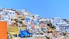 Наемодателите в Гърция все повече предпочитат туристи пред дългосрочни наематели