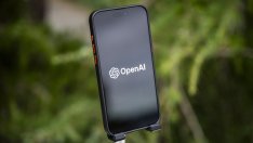 OpenAI атакува Google със собствена AI търсачка