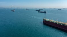 Блокиране на Ормузкия проток би сринало пазарите на петрол и втечнен газ