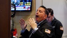 Wall Street се възстановява след историческата паника*