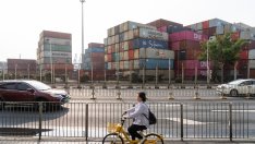 Китайската търговия се сблъсква с първото си голямо предизвикателство от май