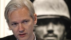 Джулиан Асанж се готви да се предаде на британската полиция?