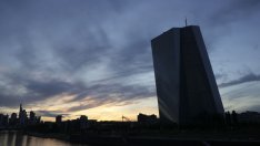 Паричните пазари в Европа залагат на разхлабване, централните банкери потискат оптимизма им