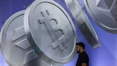 Инвеститорите търсят убежище в биткойна след блокирането на американската администрация