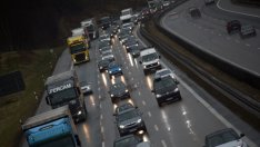 Продажбите на нови автомобили в ЕС спадат за трети пореден месец