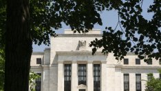 Финансист: Фед ще запази лихвите на актуалните нива до изборите заради дълга