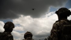 Евтините дронове превръщат енергетиката в слабото звено на световната икономика