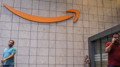 Служителите на Amazon се бунтуват срещу заповедта за връщане в офиса