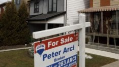 По-високите лихви започват да охлаждат един от нажежените жилищни пазари в света