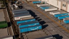 Заради охлаждането на онлайн продажбите Amazon преотдава складови площи