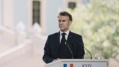 Отбранителната стратегия на Макрон намирисва на риба