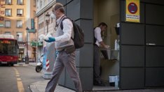 Забавянето на ръста при смъртните случаи от COVID-19 носи лъч надежда на Европа