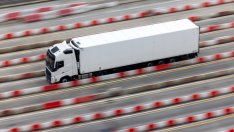 Daimler Truck очаква по-ниски приходи заради слабото търсене в Европа и Азия