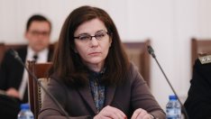 Генчовска: Официално България не води две политики по линия Северна Македония