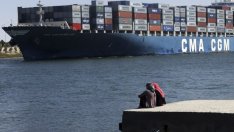 Египет инвестира над 8 млрд. долара в Суецкия канал