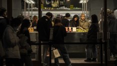 Частният PMI индекс за услугите в Китай задмина официалните данни