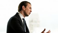 Опозицията в Австрия усилва натиска въпреки оставката на Курц