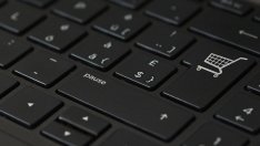 Доставчиците на платежни услуги ще подават в НАП данни за трансгранични плащания към е-търговци