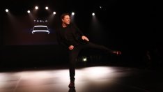 Tesla инвестира най-много в разработки на превозно средство в автоиндустрията