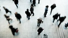 Едва 52% от българите харесват демокрацията