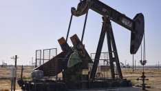 Опасенията за доставките тласкат цената на петрола нагоре*