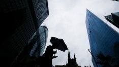 Ръстът на британската икономика остана в застой през август