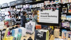 Amazon отваря първия си нехранителен магазин във Великобритания