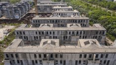 Китай се стреми да стабилизира имотния сектор със заеми и по-ниски лихви