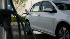 Как ЕС може да победи САЩ и Китай при електромобилите, без да стига до протекционизъм? 