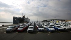 Печалбата на Volkswagen пада с 40% през първото тримесечие заради еднократни такси