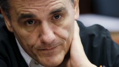 Какви са шансовете на Гърция да излезе начисто от спасителните споразумения?