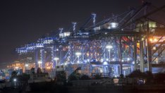 Смущенията в пристанищата осветлиха по-големите проблеми в световната икономика