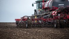 Русия е изнесла пшеница от окупираните украински територии за поне 1 млрд. долара 