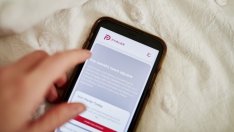 Parler се завърна в App Store 