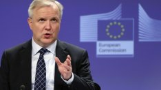 Оли Рен сменя правителствената с паричната политика