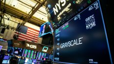 Историческа биткойн ETF буря помете Wall Street с рекорд