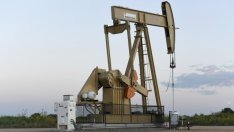 Петролът изпрати най-силната си седмица от месец и половина