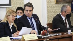 Василев, Донев и Кацаров се явиха на разпит в бюджетната комисия 