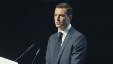 Потенциалното противопоставяне между президент и премиер може да хвърли Франция в хаос