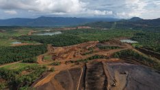 Индонезия – страната, където електромобилната индустрия се захранва с въглища