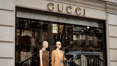 Собственикът на Gucci предупреди за 10% спад на тримесечните продажби