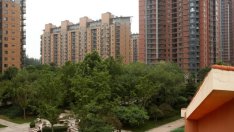 Политиците в Китай са пред дилема за насърчаването на растежа