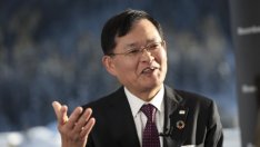 Изпълнителният директор на Toshiba напуска след натиск от акционерите