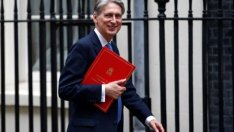 Великобритания ще преосмисли темповете на фискална консолидация