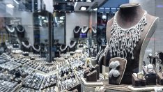 Тайните продажби на скъпоценни камъни от Русия разделят света на диамантите