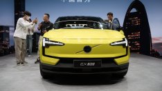 Volvo очаква трудна 2025 г., в която продажбите ще се сринат