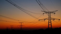 НС промени на първо четене правилата за свободния пазар на електроенергия