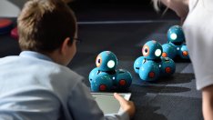 Нобелов лауреат: Не бързайте с обучението в STEM предмети заради възхода на AI