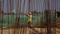 Всеки трети акт за спиране на дейност през 2016 г. е в строителството